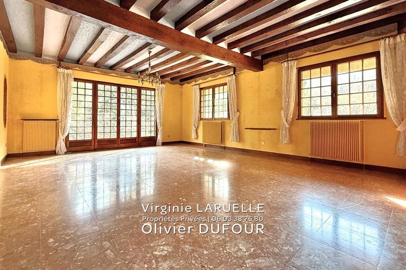 Maison - 210 m² - 6 pièces