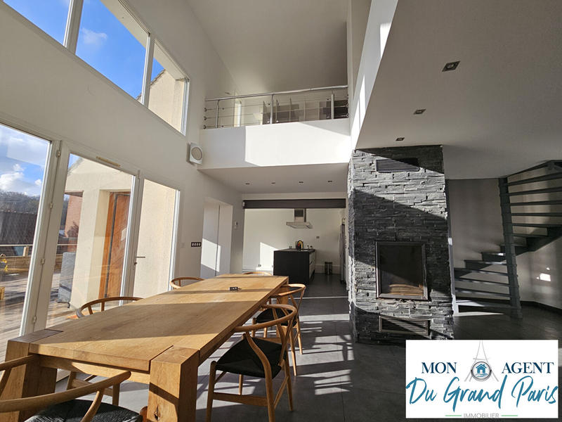 Maison - 185 m² - 7 pièces