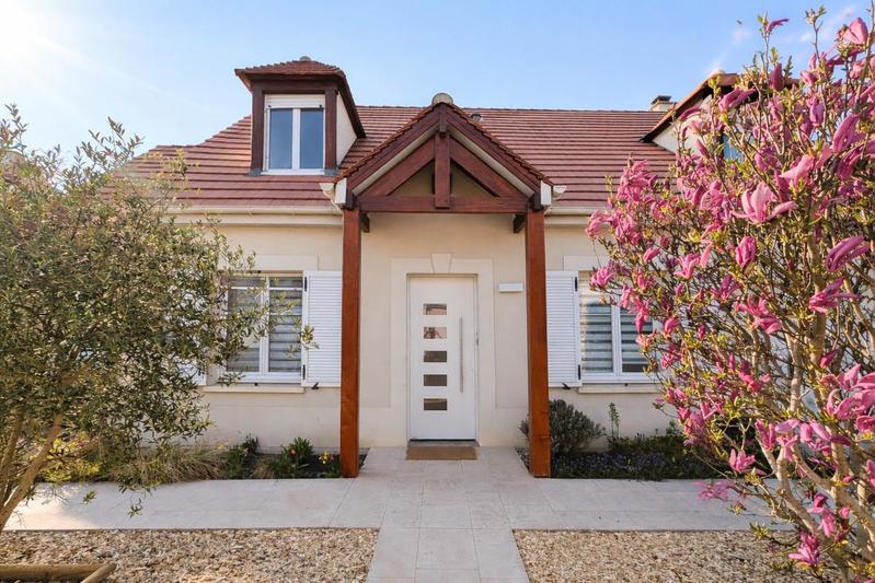 Pavillon - 160 m² - 7 pièces