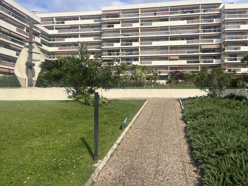 Parking / Garage - 18 m²