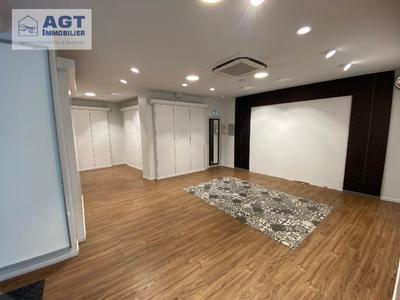 Local commercial - 109 m² - 2 pièces