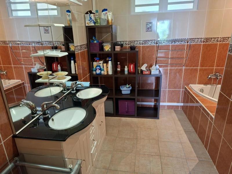 Villa - 178 m² - 6 pièces