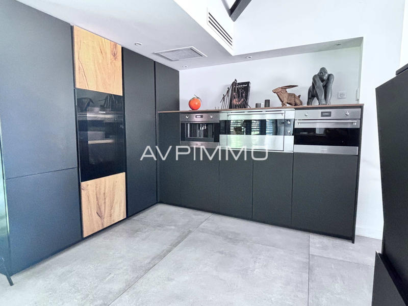 Villa - 415 m² - 6 pièces