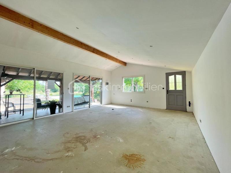 Maison traditionnelle - 270 m² - 7 pièces