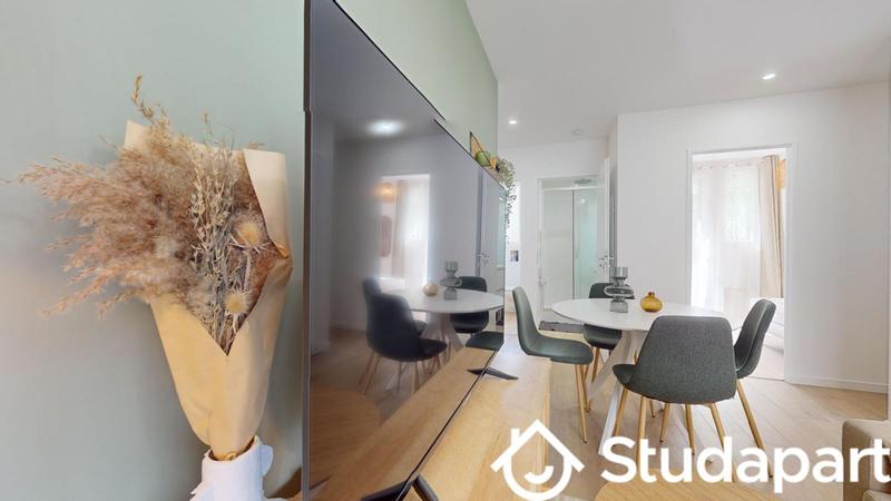 Chambre - 12 m² - 1 pièce