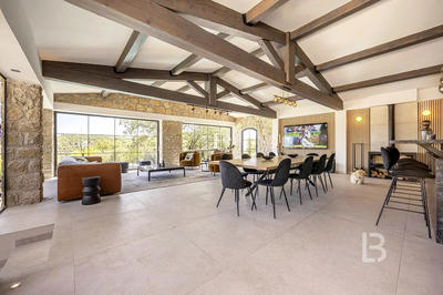 Maison - 300 m² - 7 pièces