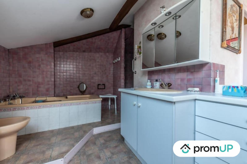 Appartement - 188 m² - 5 pièces