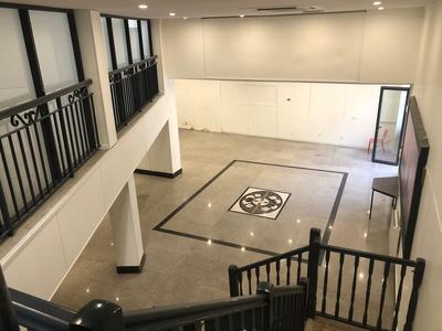 Bureau - 200 m² - 2 pièces