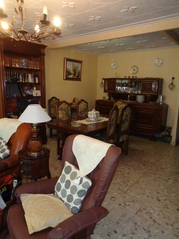 Maison - 214 m² - 11 pièces