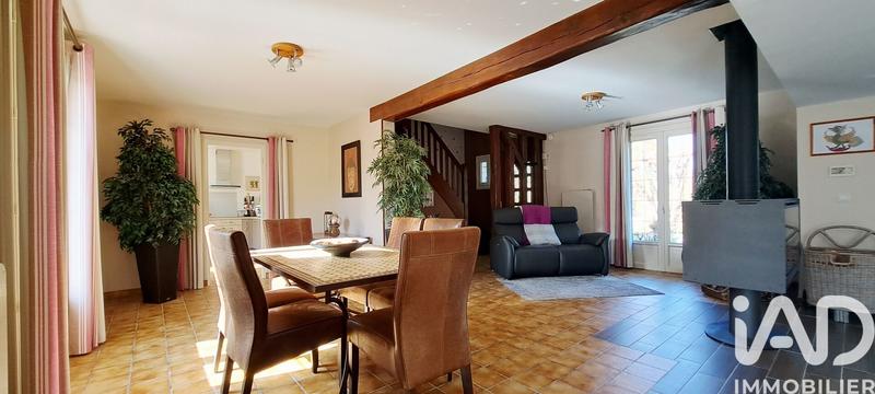 Maison - 202 m² - 8 pièces