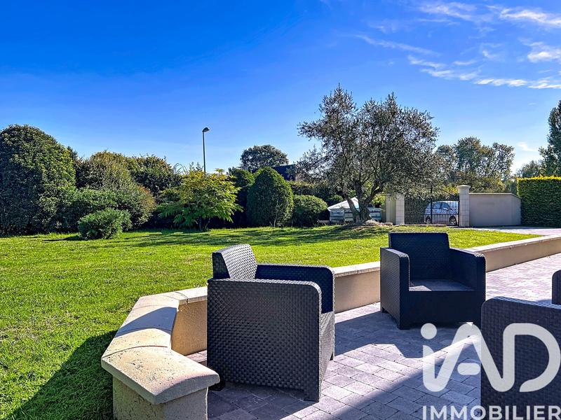 Maison - 202 m² - 8 pièces