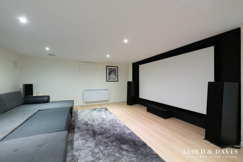 Maison - 195 m² - 7 pièces