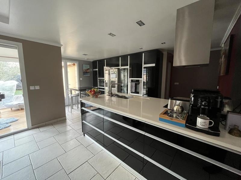 Maison - 184 m² - 5 pièces