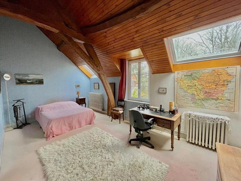 Maison - 280 m² - 11 pièces