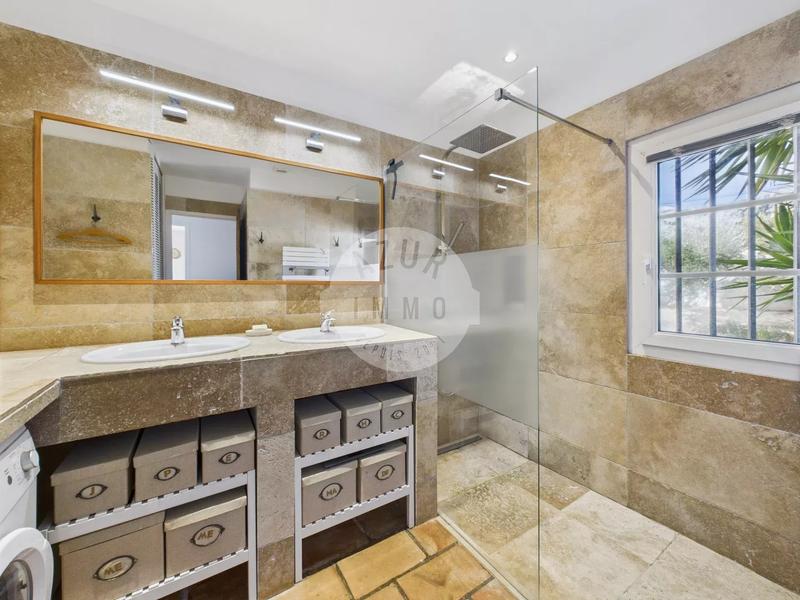 Maison - 96 m² - 5 pièces