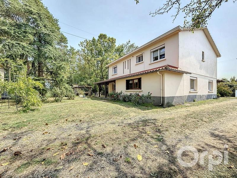 Maison - 180 m² - 7 pièces