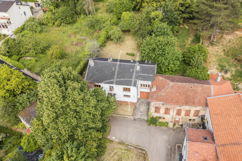 Maison - 221 m² - 7 pièces