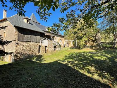 Maison - 200 m² - 5 pièces