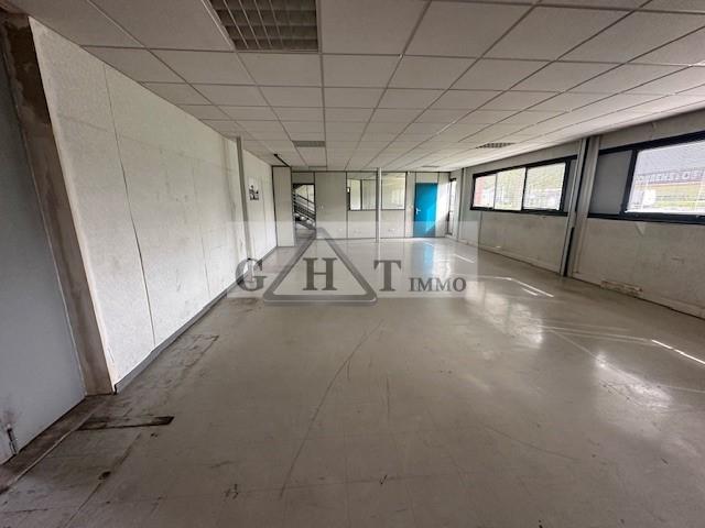 Entrepôt - 2 816 m²