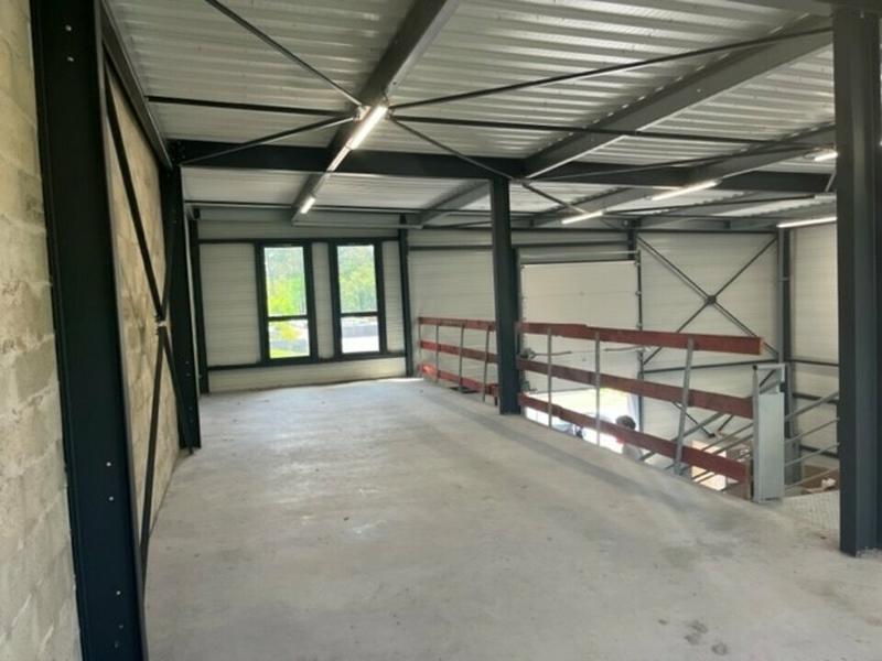 Local d'activité / Entrepôt - 305 m²