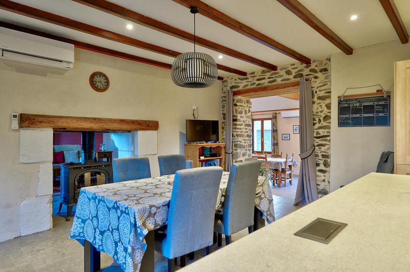 Maison - 234 m² - 7 pièces