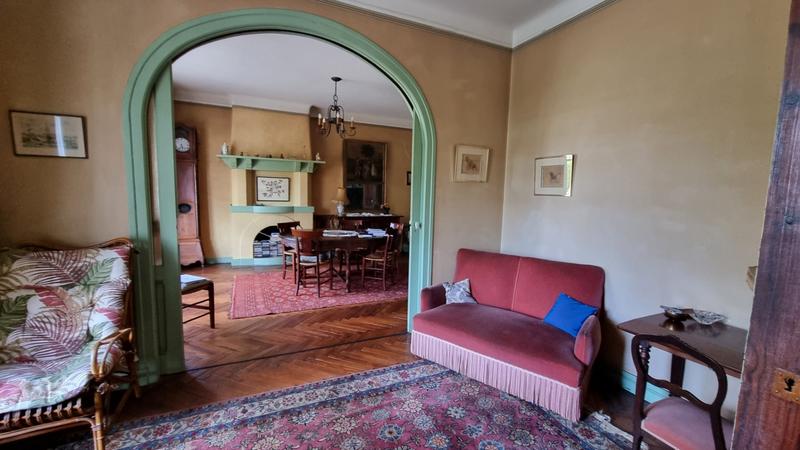 Maison - 314 m² - 10 pièces