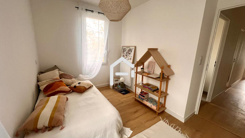 Appartement - 93 m² - 5 pièces