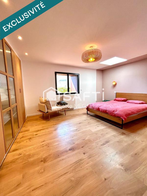 Maison - 284 m² - 8 pièces