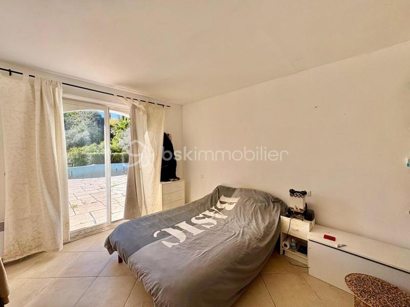 Maison traditionnelle - 225 m² - 6 pièces