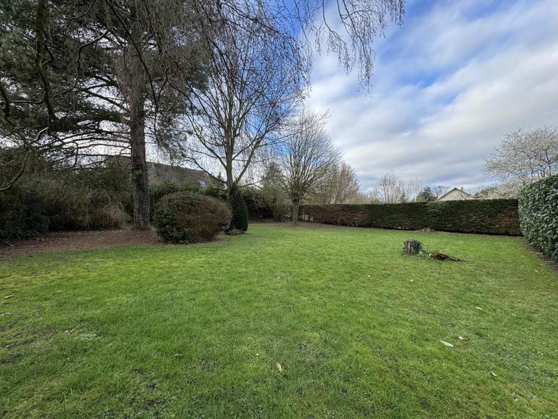 Maison - 230 m² - 9 pièces