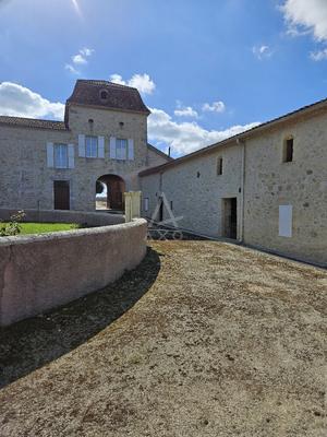 Demeure - 400 m² - 14 pièces