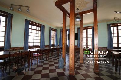 Maison - 324 m² - 10 pièces