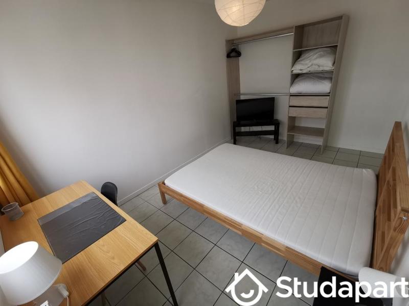 Chambre - 11 m² - 1 pièce