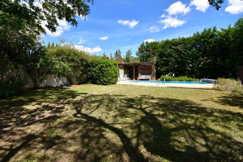 Maison - 240 m² - 7 pièces