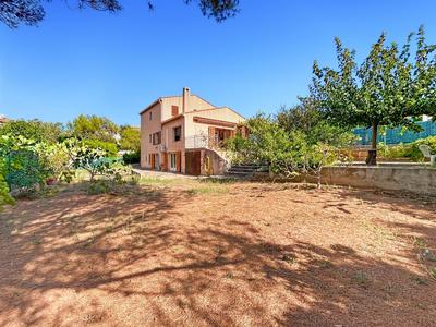 Maison - 185 m² - 7 pièces