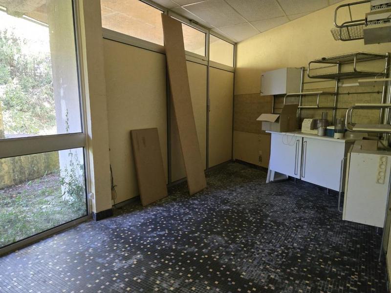 Propriété - 3 700 m² - 70 pièces