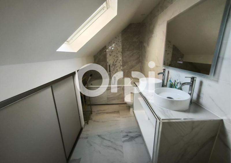 Maison - 93 m² - 4 pièces