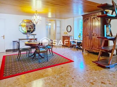 Maison - 209 m² - 6 pièces