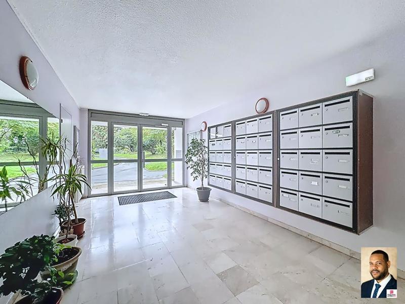 Appartement - 100 m² - 5 pièces