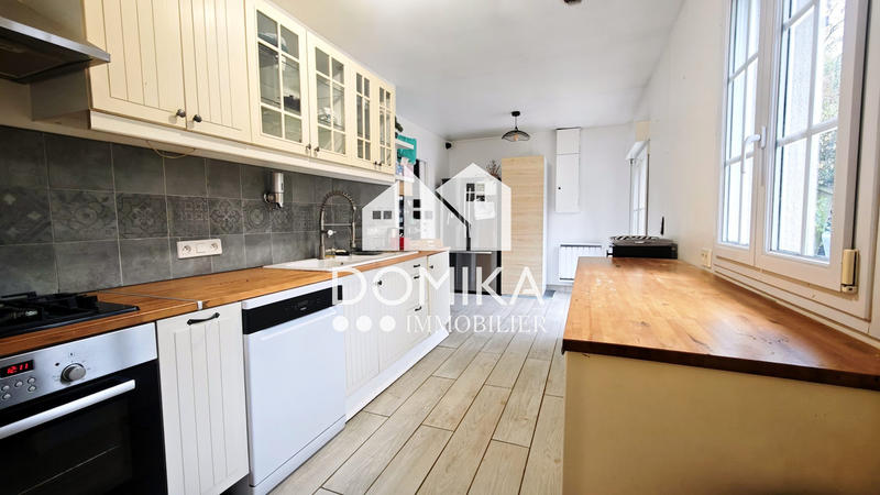 Maison - 93 m² - 6 pièces