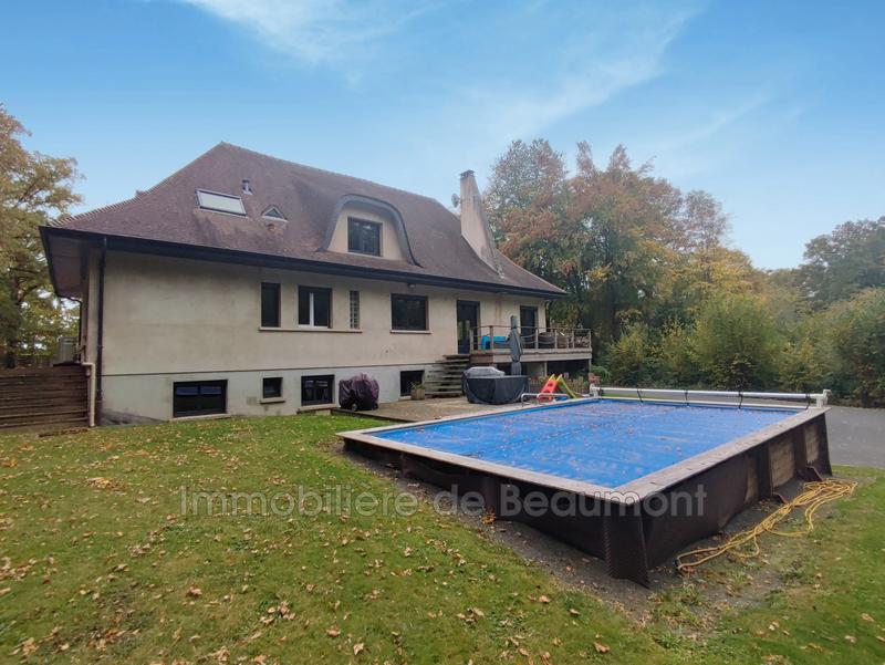 Maison - 260 m² - 7 pièces