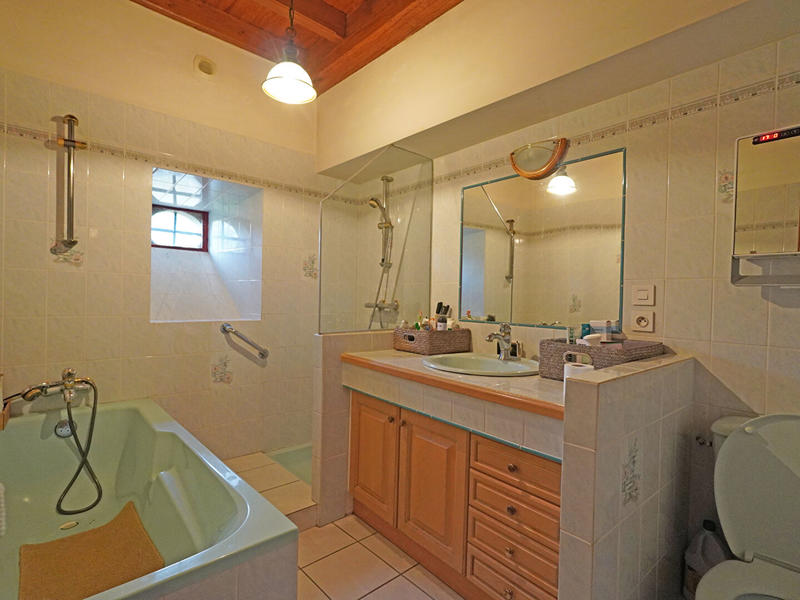 Manoir - 242 m² - 25 pièces