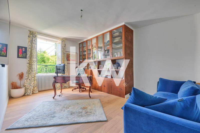 Maison - 351 m² - 8 pièces