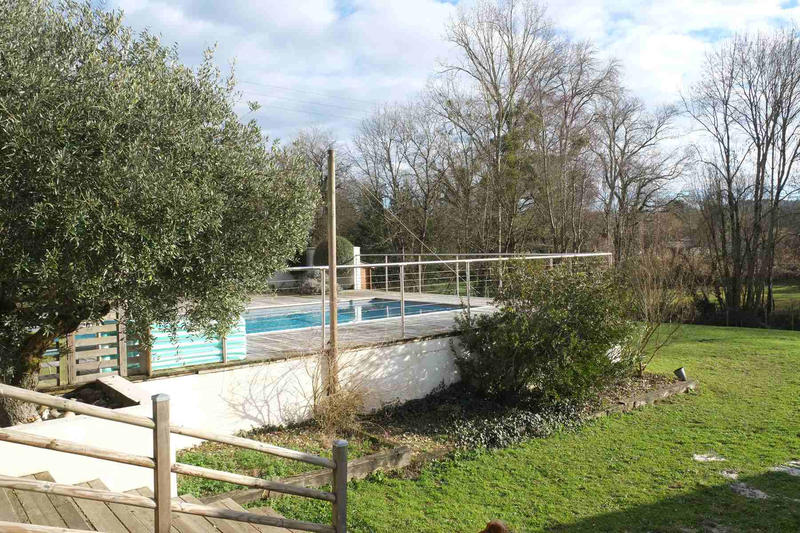 Maison - 228 m² - 5 pièces