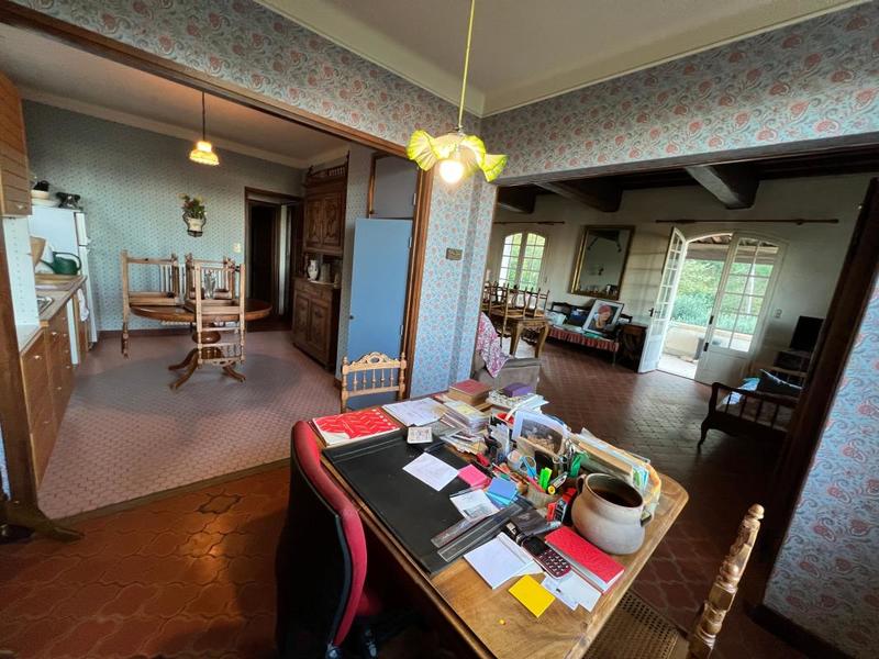 Maison - 240 m² - 5 pièces