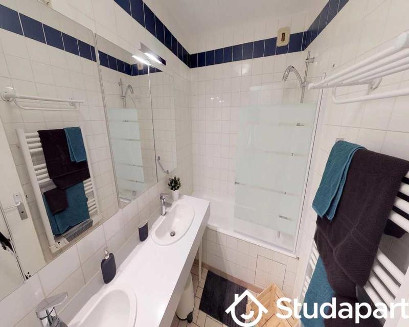 Chambre - 70 m² - 1 pièce