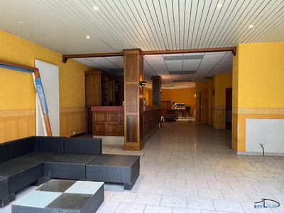 Maison - 615 m² - 12 pièces