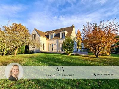 Maison - 180 m² - 7 pièces