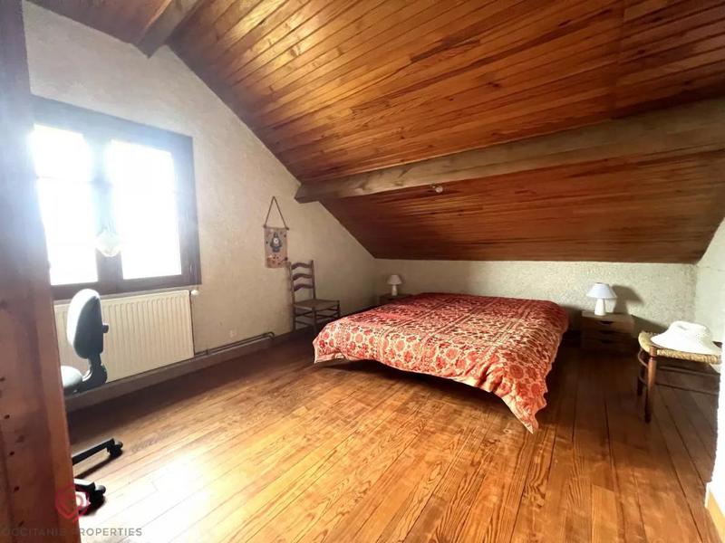 Propriété - 169 m² - 7 pièces