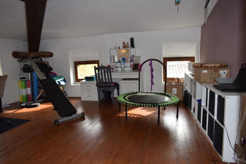 Maison - 121 m² - 9 pièces